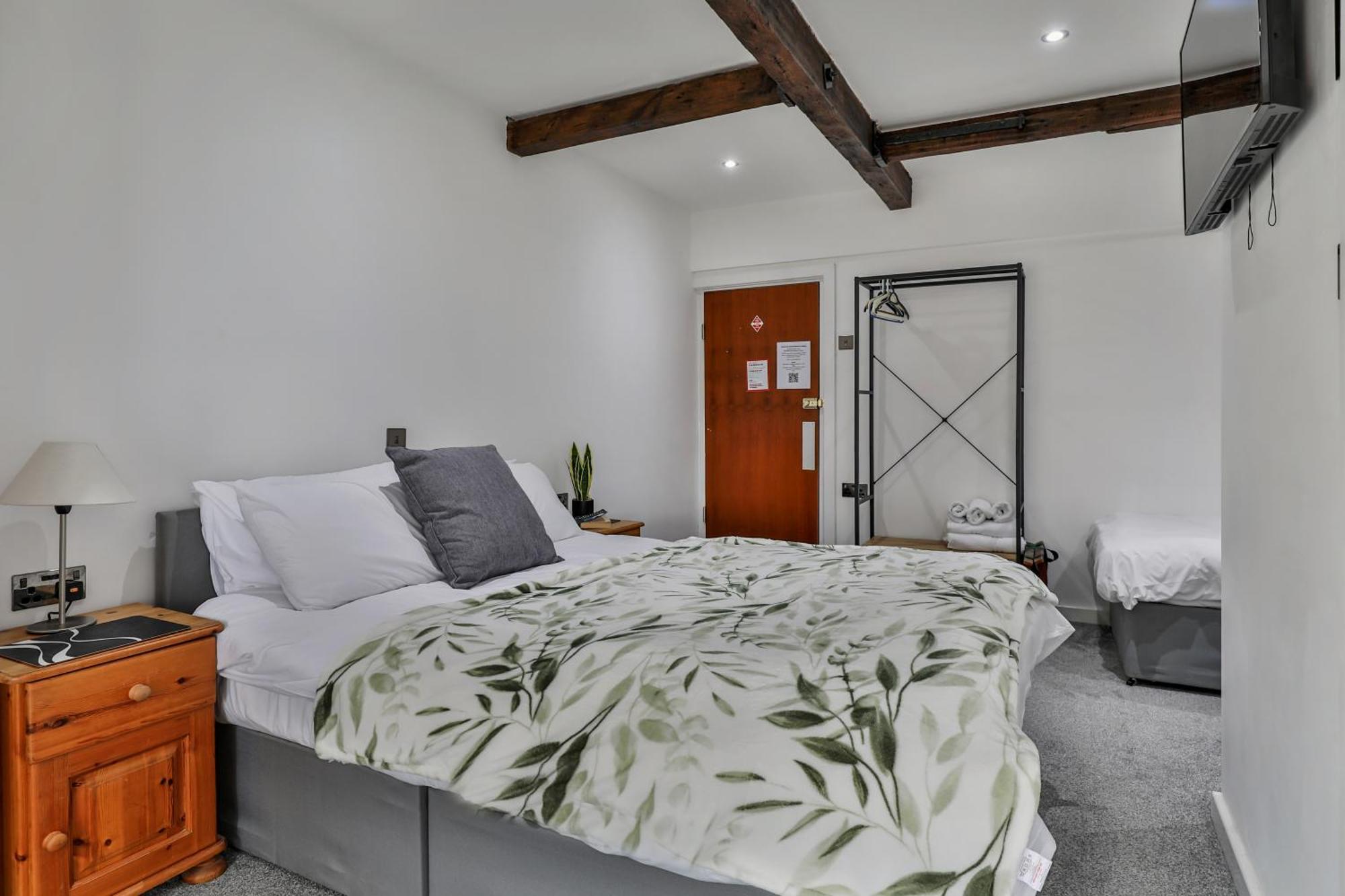 Serenity Guest House Скарбъро Екстериор снимка