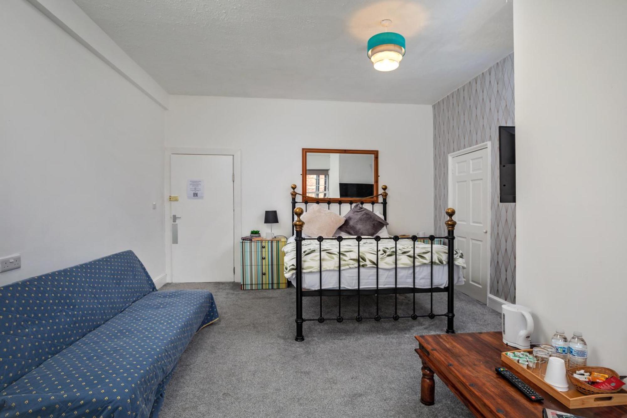 Serenity Guest House Скарбъро Екстериор снимка