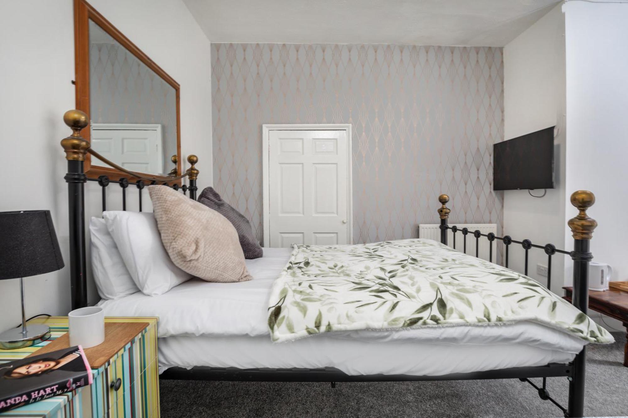 Serenity Guest House Скарбъро Екстериор снимка