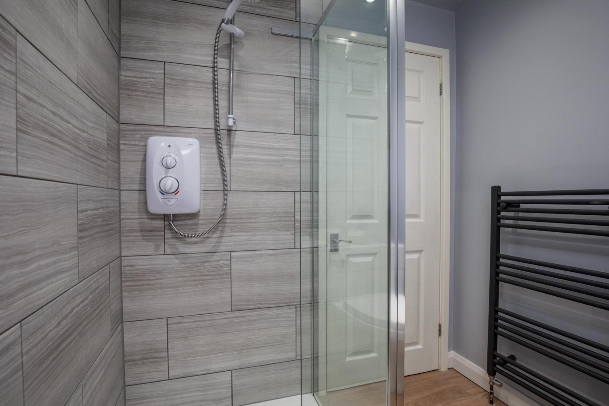 Serenity Guest House Скарбъро Екстериор снимка