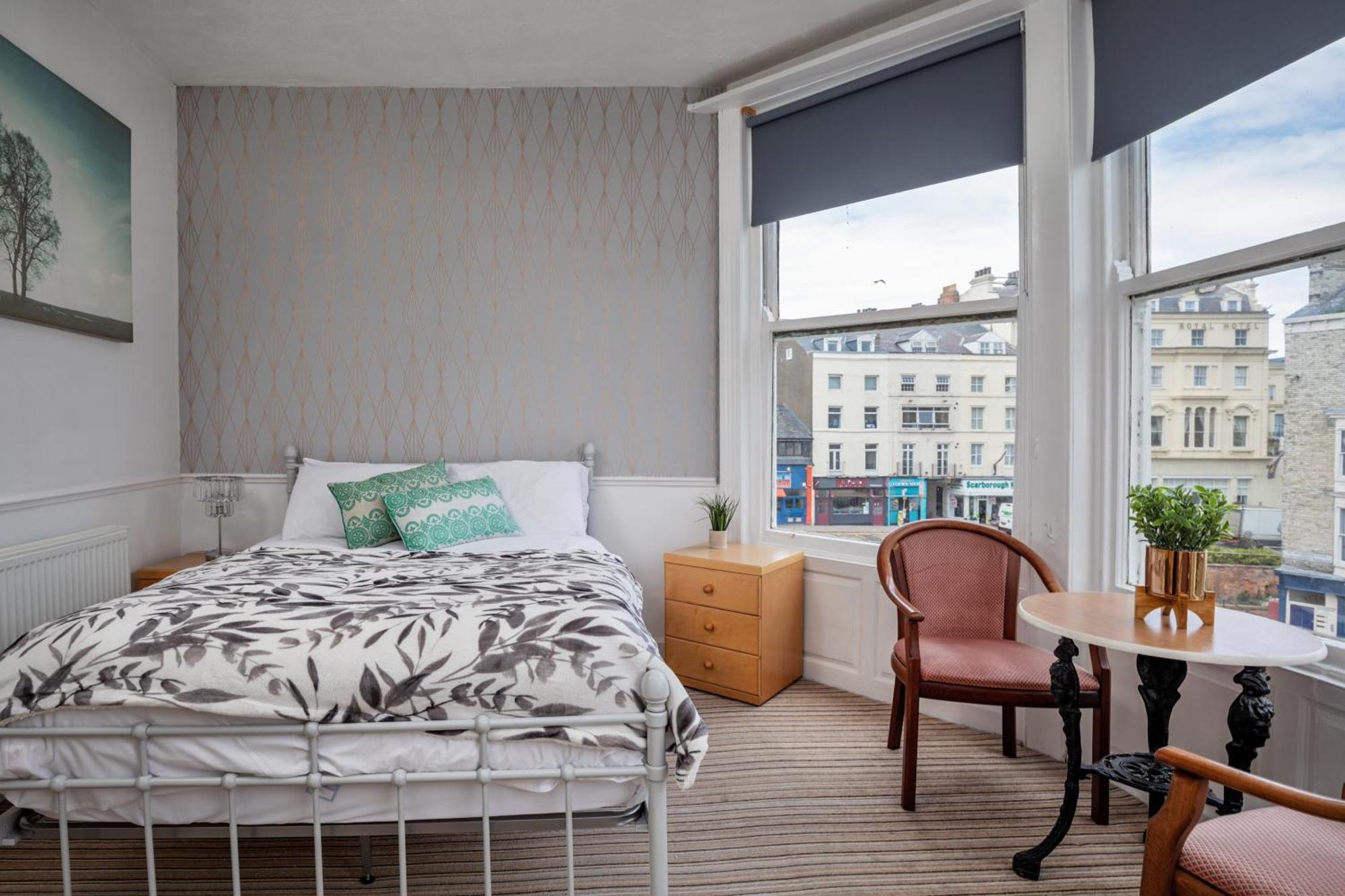 Serenity Guest House Скарбъро Екстериор снимка