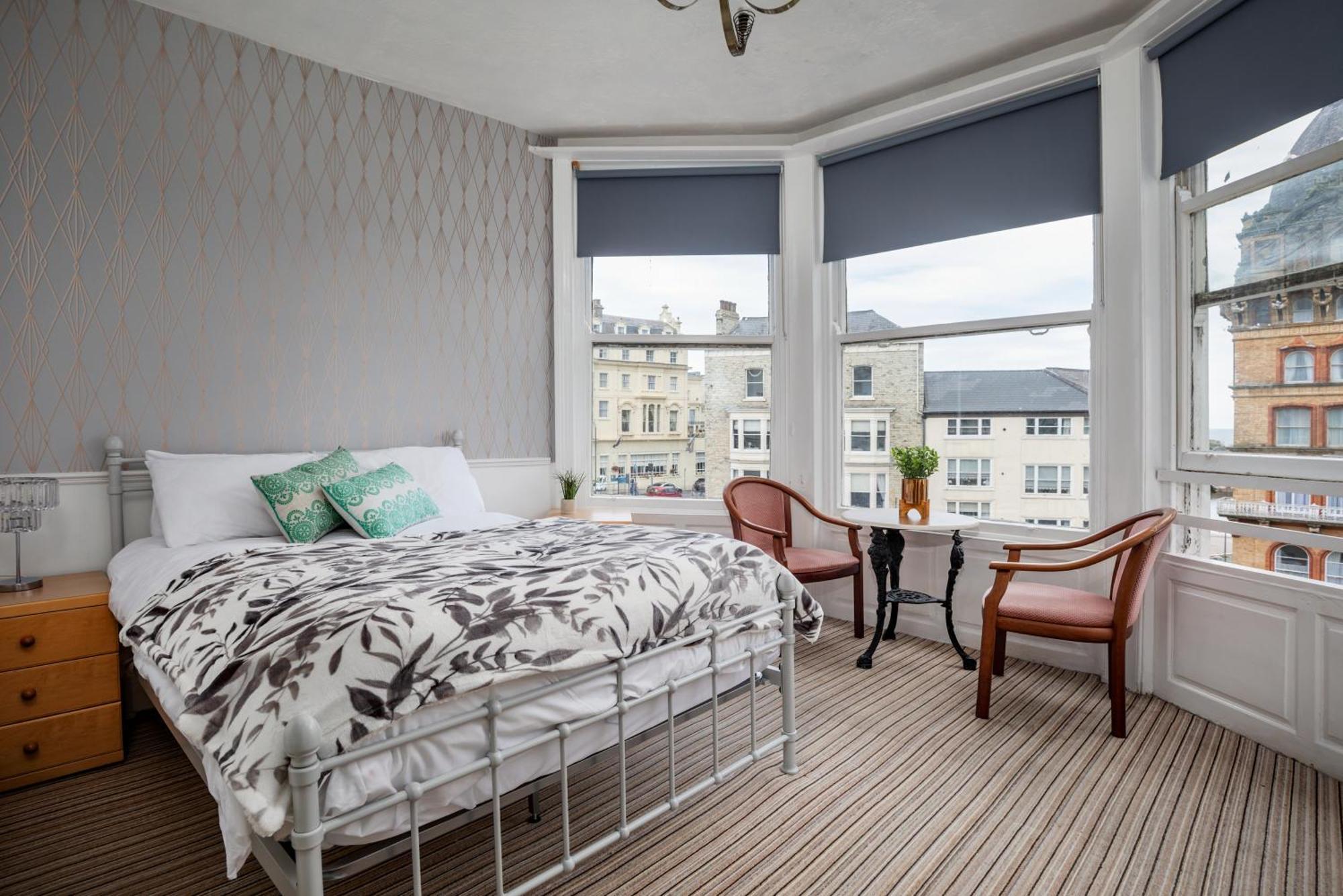 Serenity Guest House Скарбъро Екстериор снимка