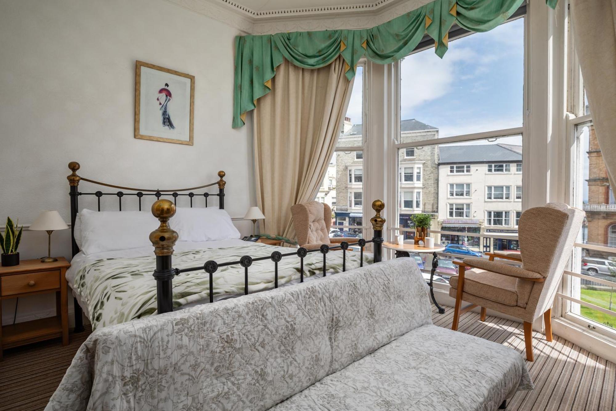 Serenity Guest House Скарбъро Екстериор снимка